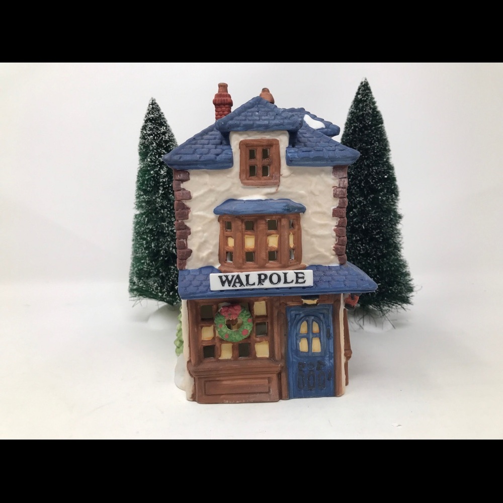 Department 56 Dickens Village Walpole Tailors - lightup Christmas village house